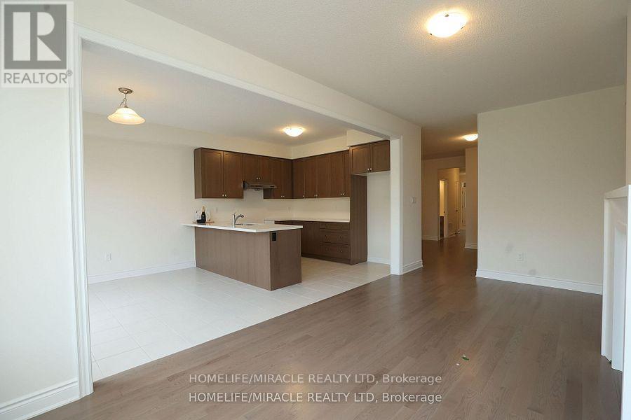 11 Calabria Drive, Caledon, Ontario  L7C 4L3 - Photo 11 - W12743120