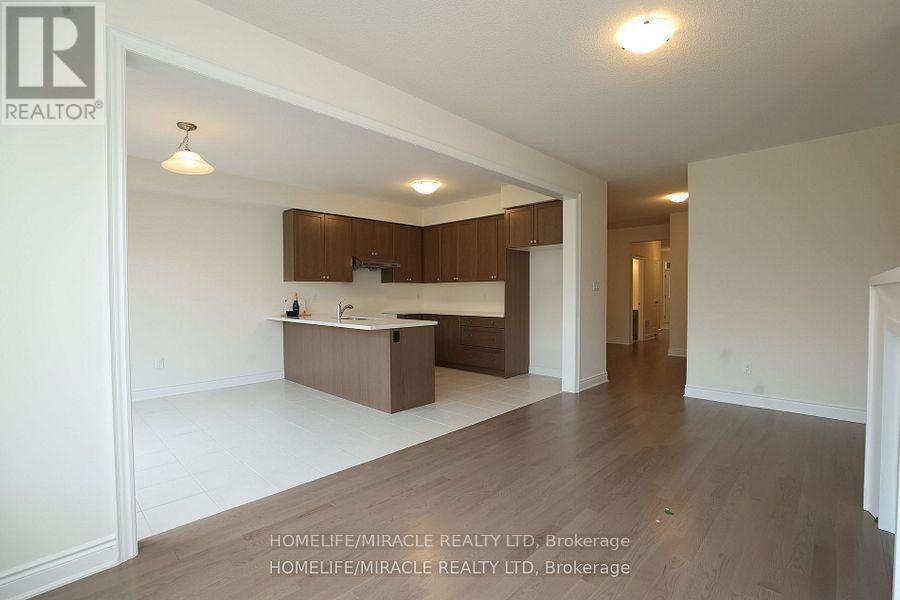 11 Calabria Drive, Caledon, Ontario  L7C 4L3 - Photo 12 - W12743120