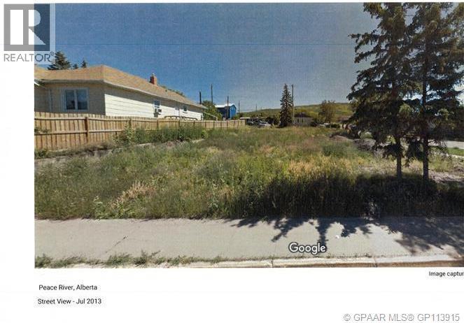 9413/9411 98 Street, Peace River, Alberta  T8S 1S4 - Photo 2 - A2282161