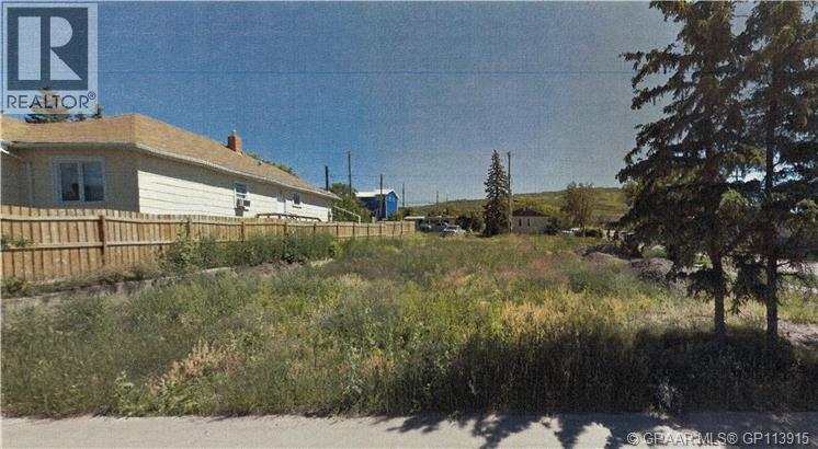 9413/9411 98 Street, Peace River, Alberta