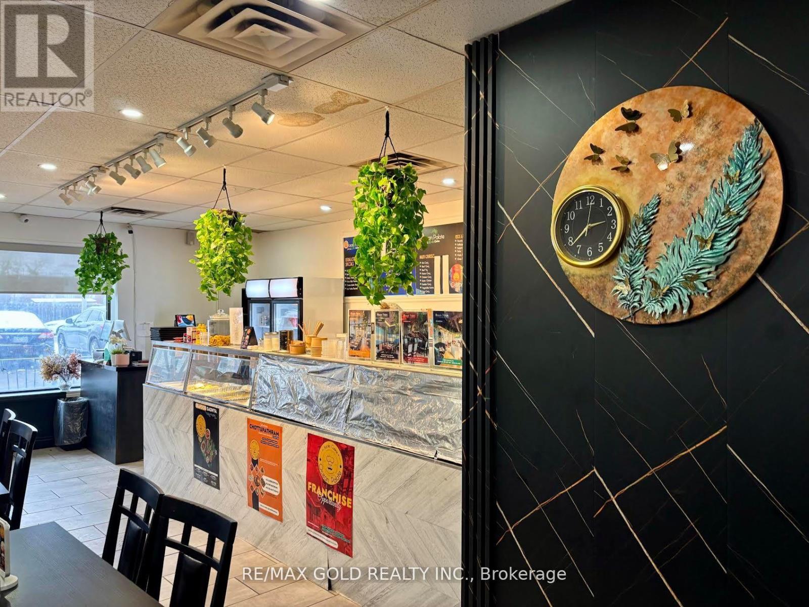 2732 Barton Street E, Hamilton, Ontario  L8E 4M6 - Photo 3 - X12743024