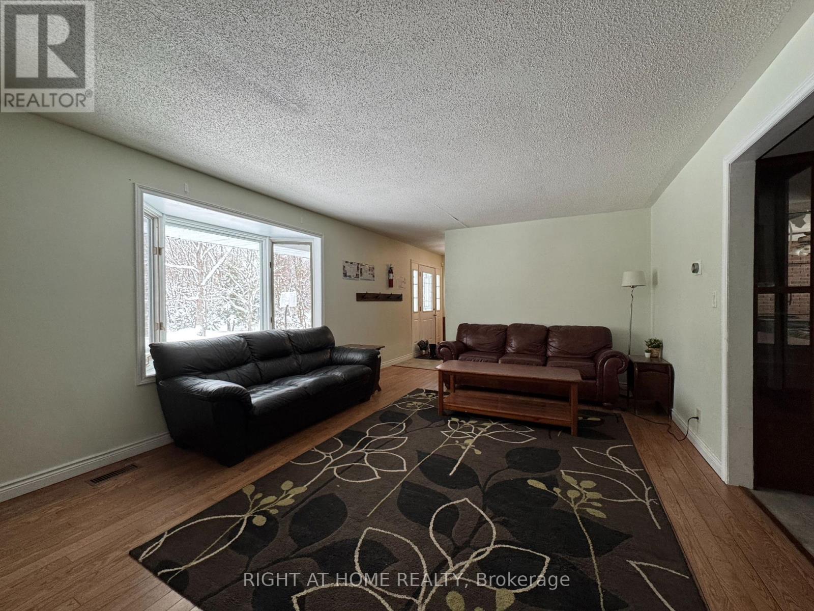 67 Bridgedale Crescent, Huntsville, Ontario  P0B 1L0 - Photo 5 - X12743080