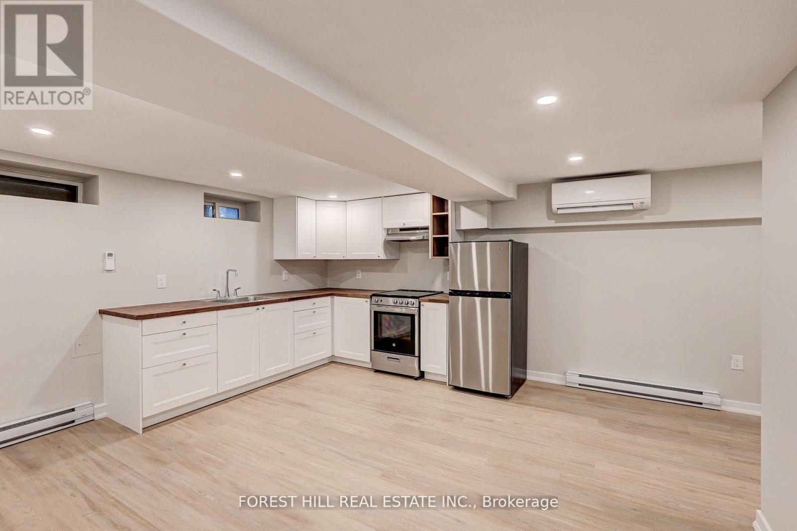 2 - 203 Weir Street N, Hamilton, Ontario  L8H 5G2 - Photo 3 - X12743082