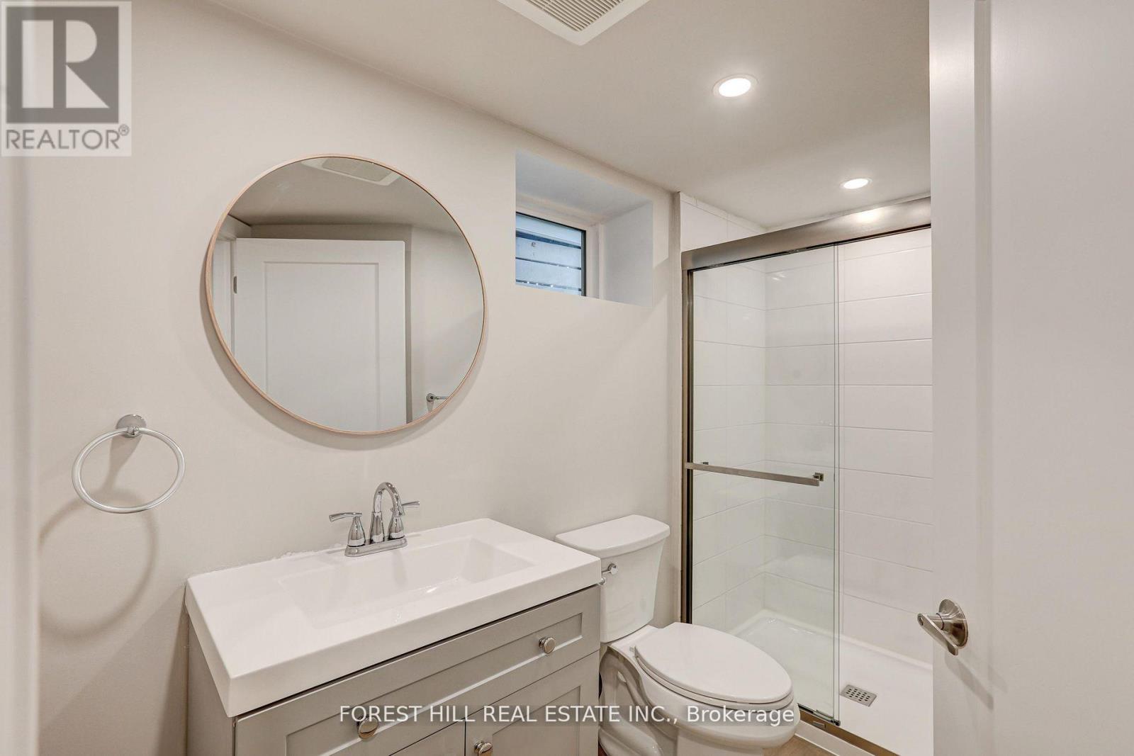 2 - 203 Weir Street N, Hamilton, Ontario  L8H 5G2 - Photo 4 - X12743082