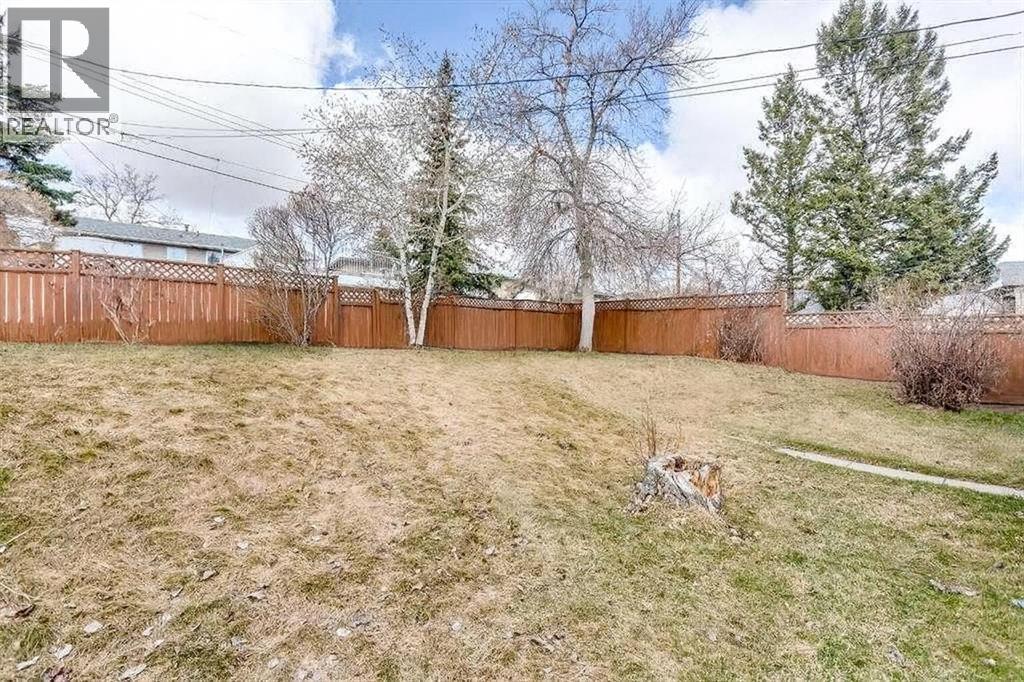 7803 Hunterslea Crescent Nw, Calgary, Alberta  T2K 4M3 - Photo 15 - A2267488