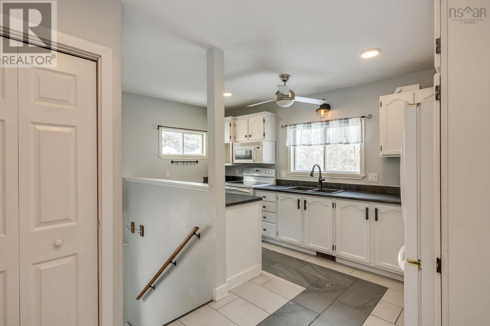 204 Victoria Street, Windsor, Nova Scotia  B0N 2T0 - Photo 19 - 202601790