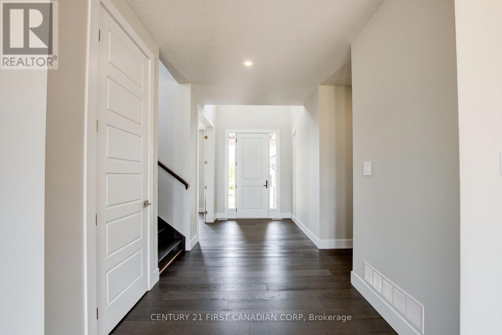 100 Aspen Circle, Thames Centre, Ontario  N0M 2P0 - Photo 17 - X12743136