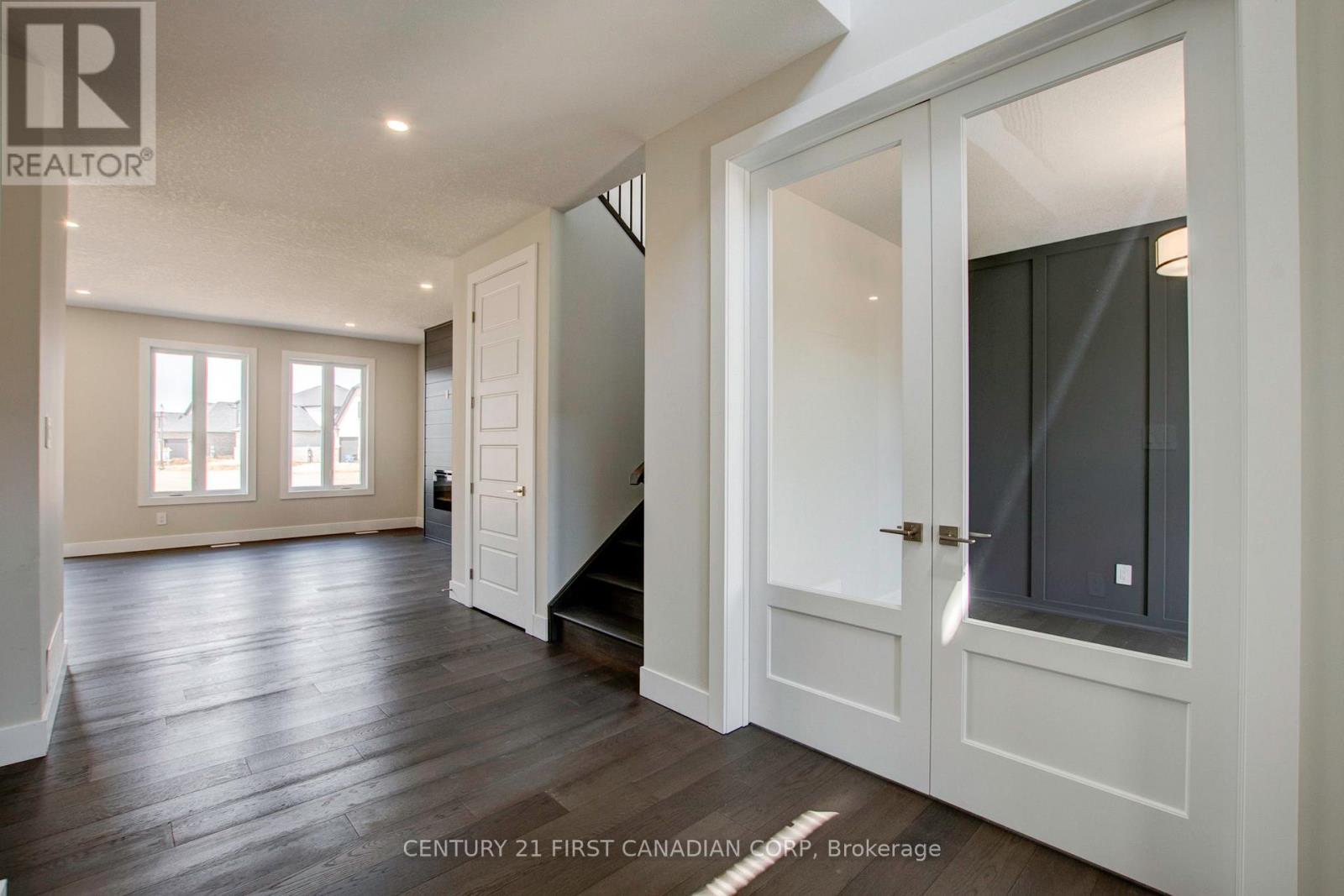 100 Aspen Circle, Thames Centre, Ontario  N0M 2P0 - Photo 23 - X12743136