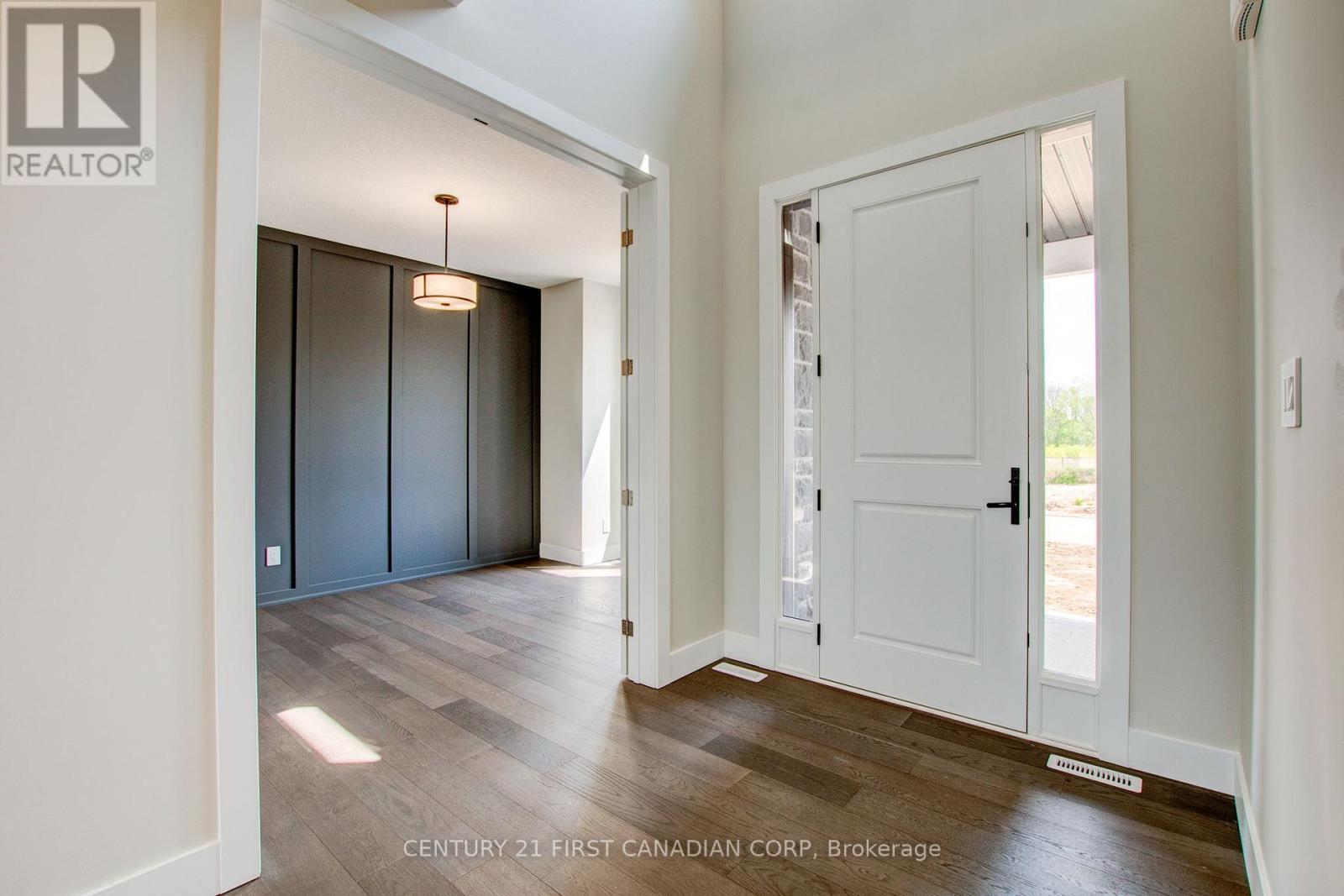 100 Aspen Circle, Thames Centre, Ontario  N0M 2P0 - Photo 3 - X12743136