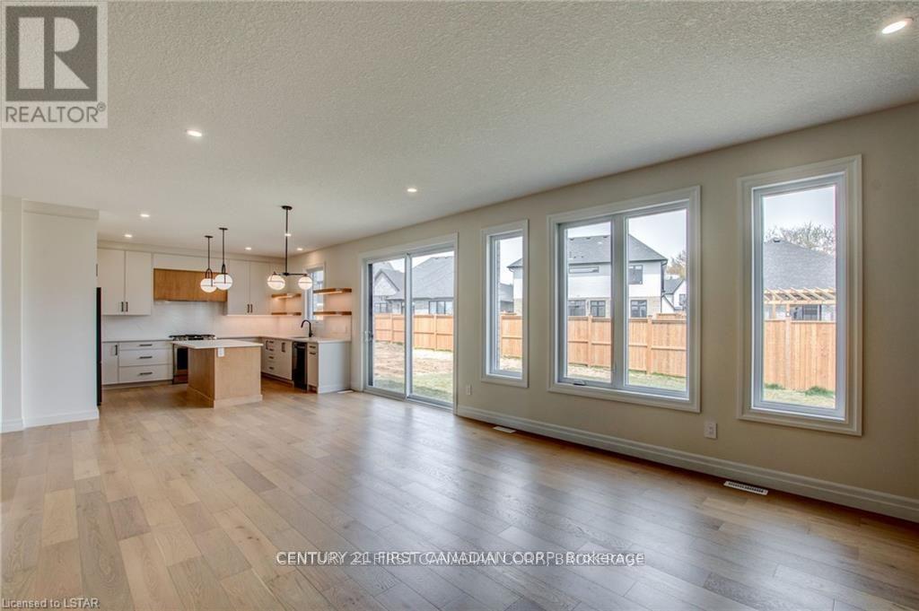 58 Aspen Circle, Thames Centre, Ontario  N0M 2P0 - Photo 9 - X12743198