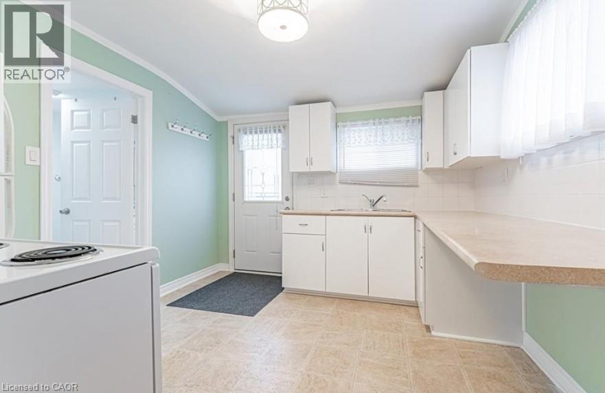 51 Fourth Street, Welland, Ontario  L3B 4X7 - Photo 8 - 40794835