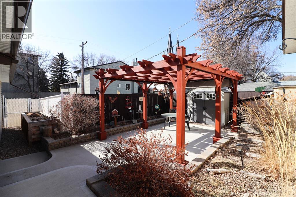 211 3 Street Ne, Medicine Hat, Alberta  T1A 5M4 - Photo 5 - A2277992