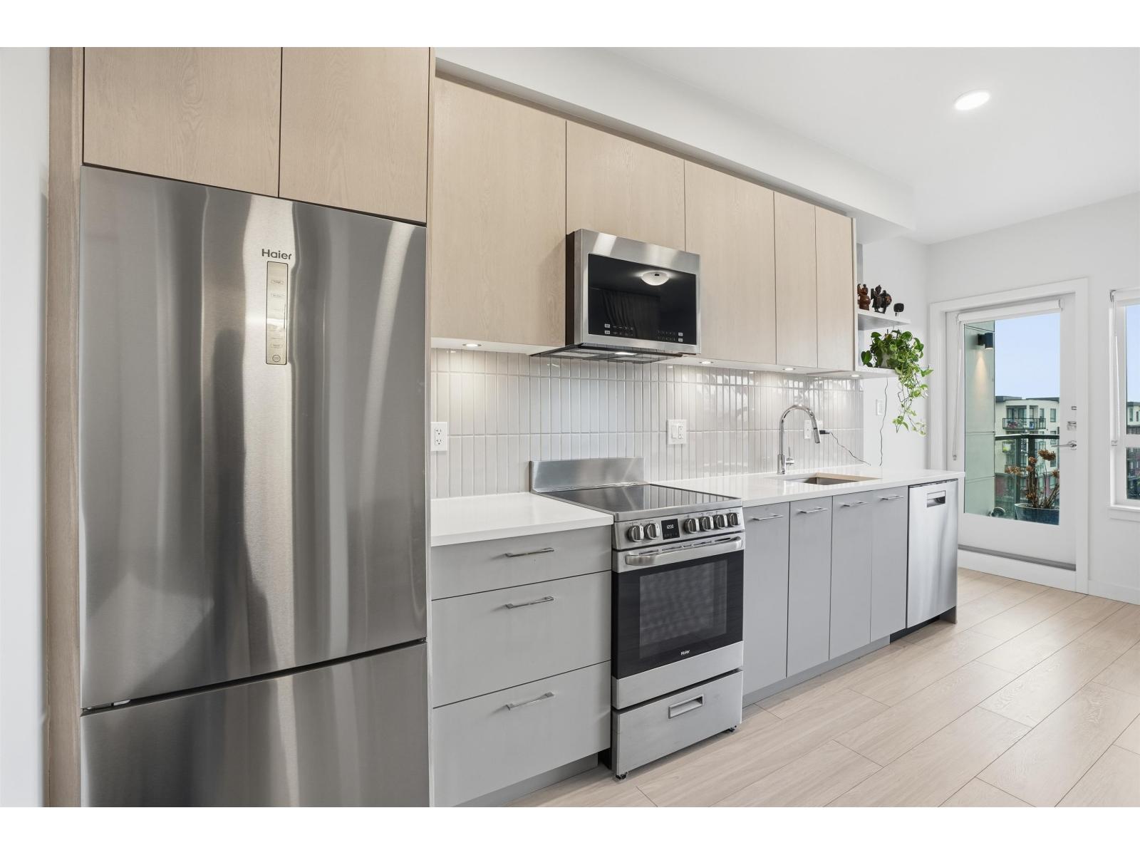 604 10777 138 Street, Surrey, British Columbia  V3T 0T5 - Photo 4 - R3084084