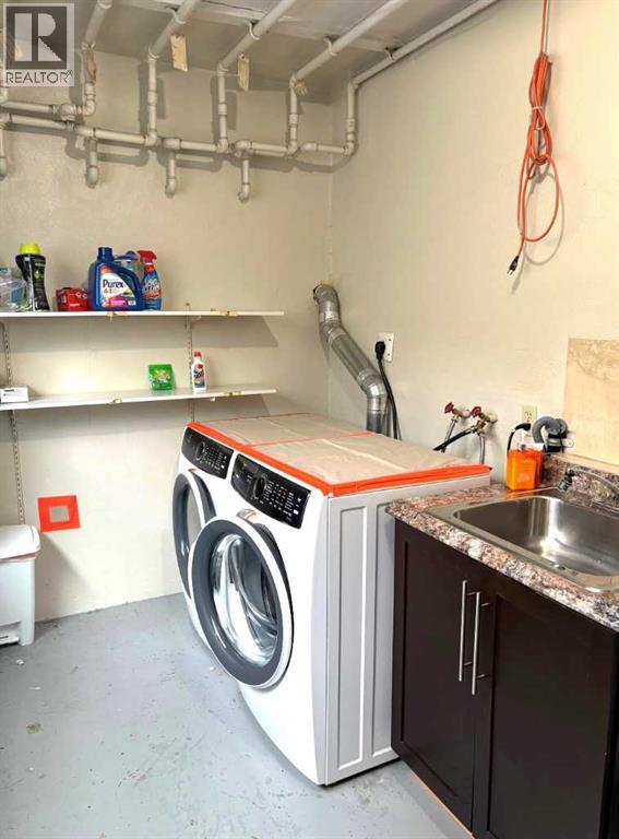 2208 20 Avenue Nw, Calgary, Alberta  T2M 1J2 - Photo 13 - A2273108