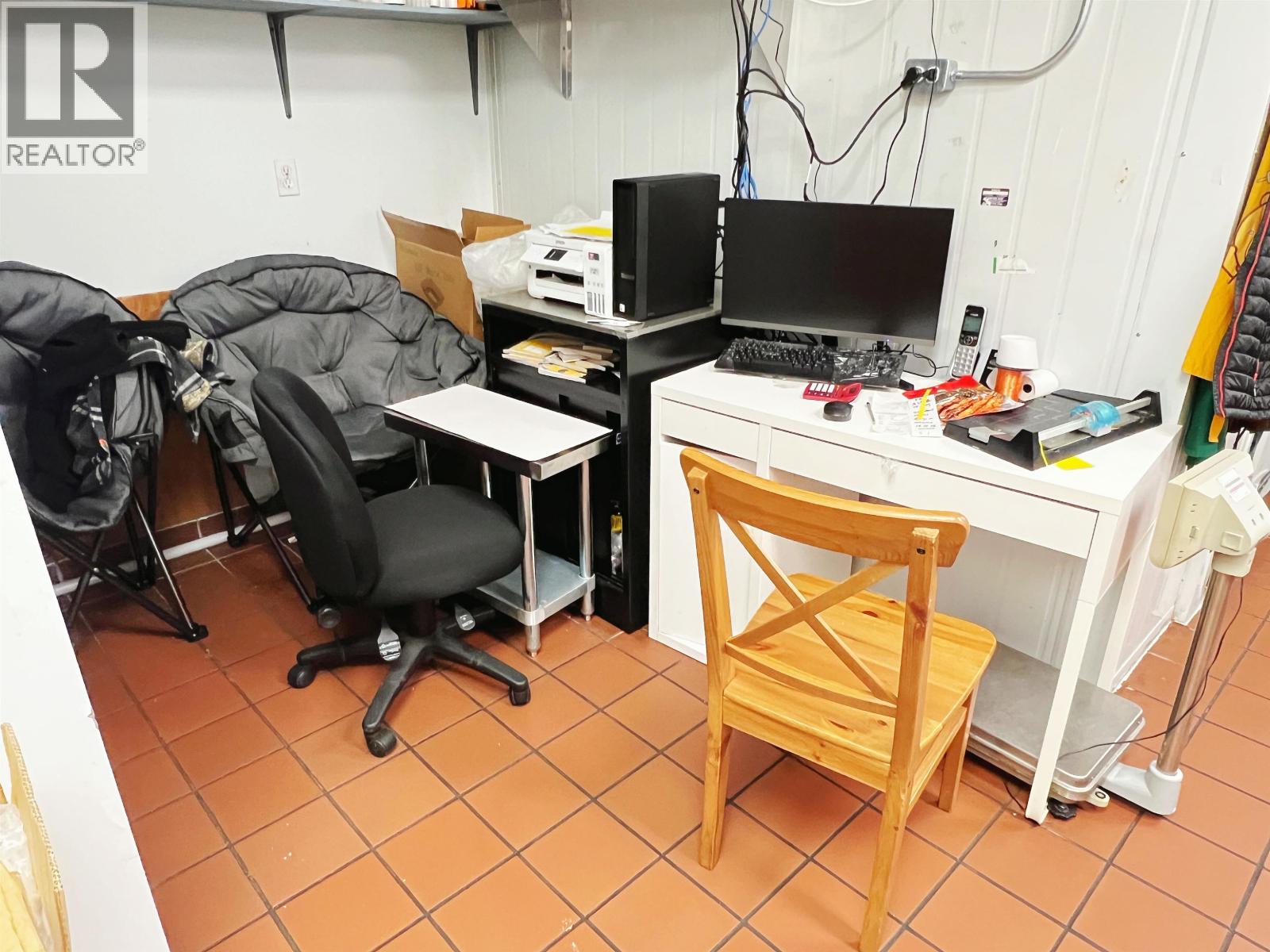 Listing Picture 10 of 14 : 130 8211 WESTMINSTER HIGHWAY, Richmond / 烈治文 - 魯藝地產 Yvonne Lu Group - MLS Medallion Club Member