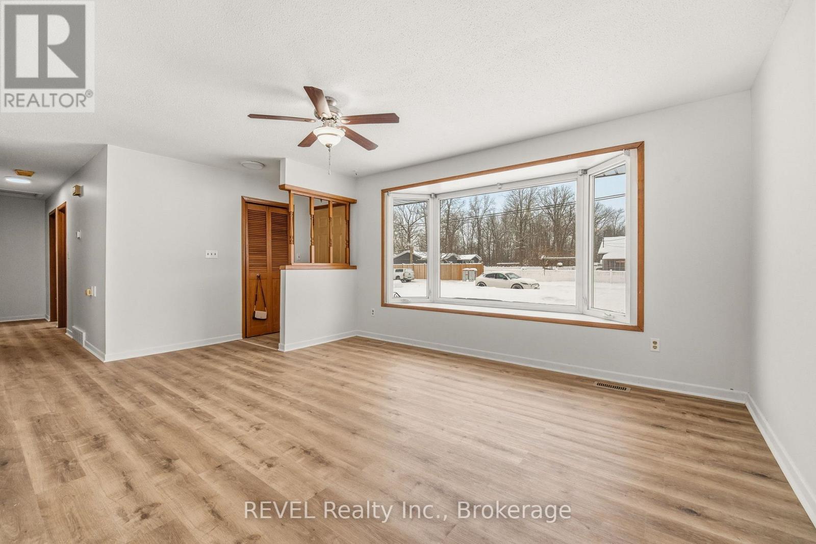 1154 Tenth Street, Fort Erie, Ontario  L2A 6B1 - Photo 6 - X12743184