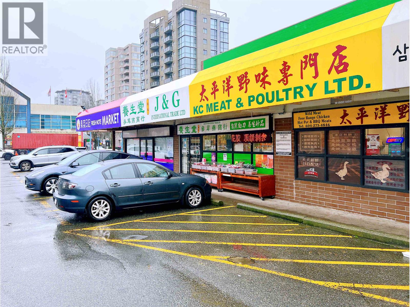 Listing Picture 11 of 14 : 130 8211 WESTMINSTER HIGHWAY, Richmond / 烈治文 - 魯藝地產 Yvonne Lu Group - MLS Medallion Club Member