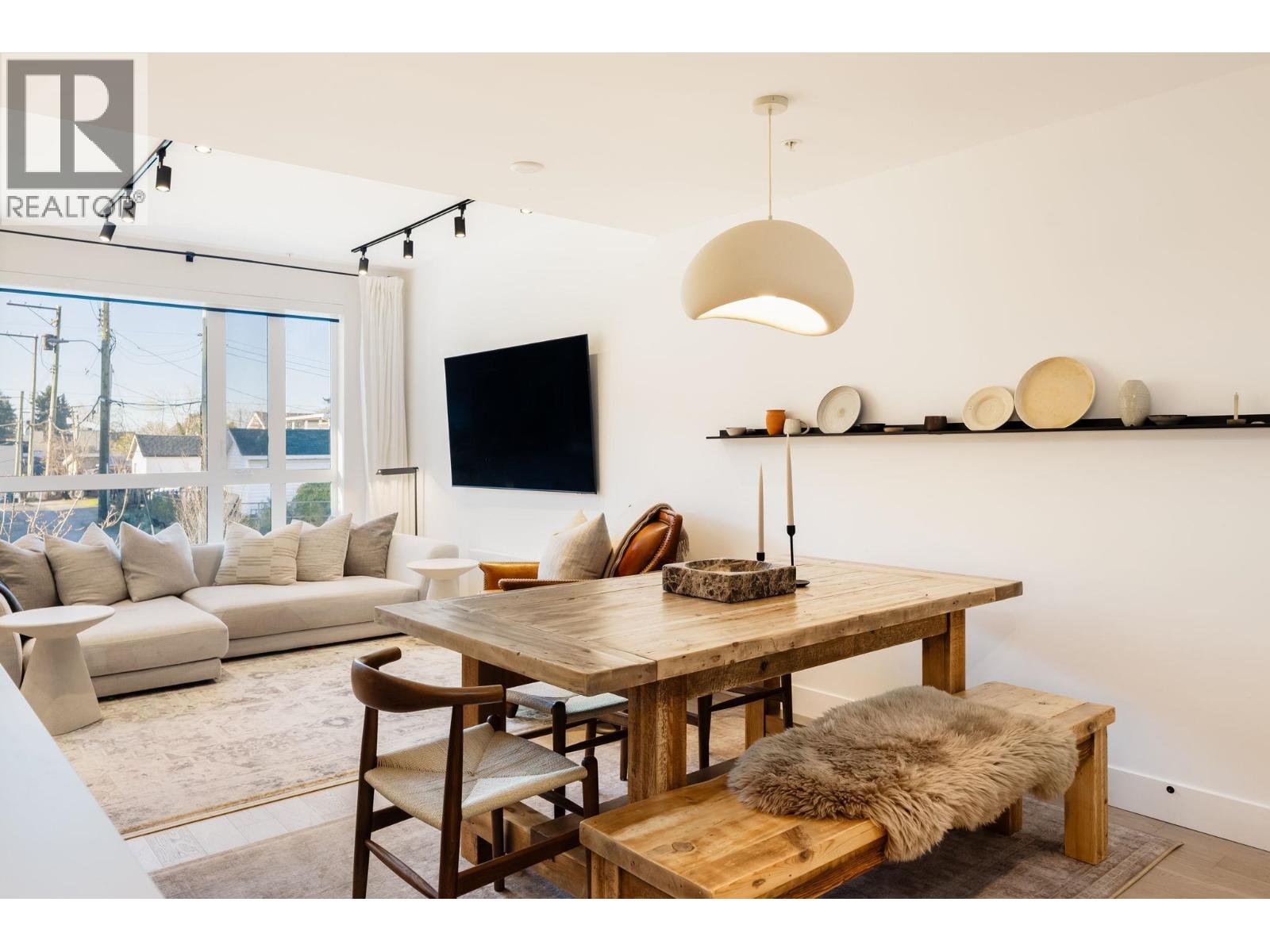 3914 Dumfries Street, Vancouver, British Columbia V5N 0J1 - Photo 5 - R3084919