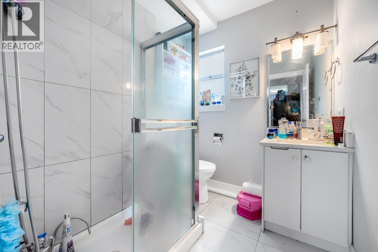 2236 E 34th Avenue, Vancouver, British Columbia V5P 1B1 - Photo 3 - R3084907