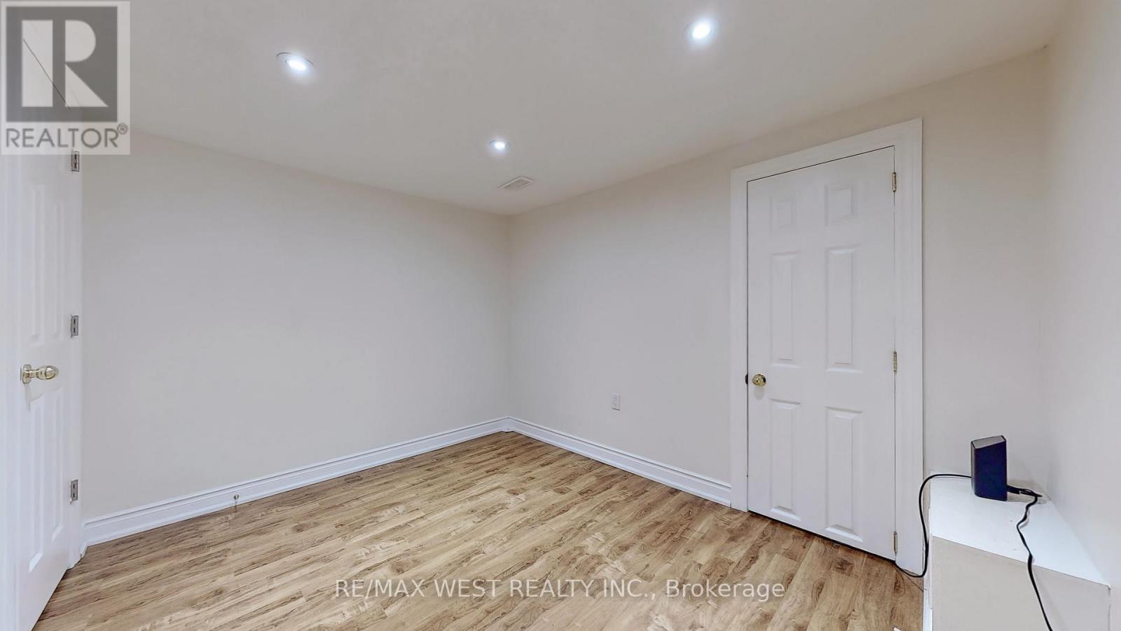 139 Ranee Avenue, Toronto, Ontario  M6A 1N3 - Photo 18 - C12743158