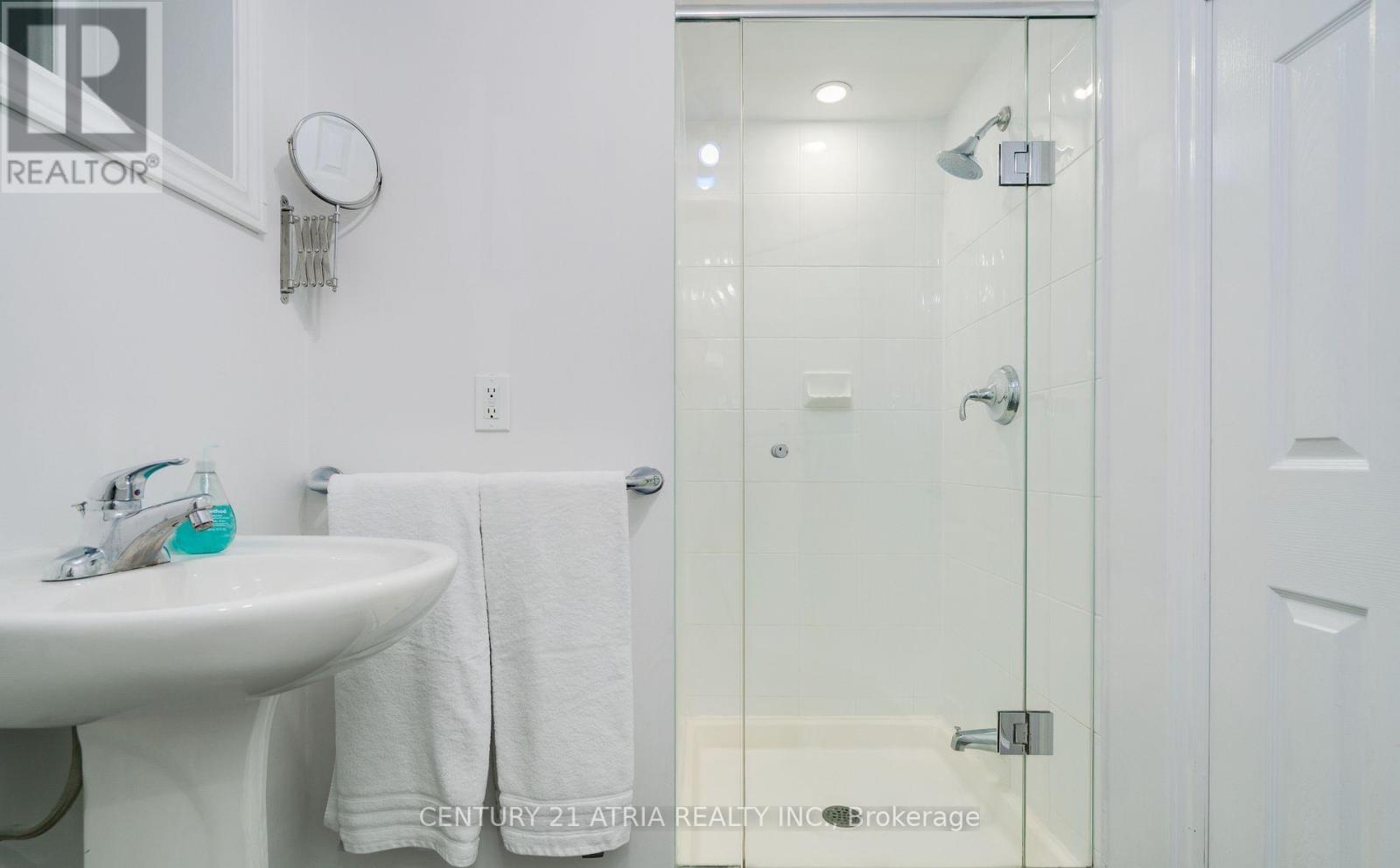 16 Palomino Crescent, Toronto, Ontario  M2K 1W1 - Photo 21 - C12743168