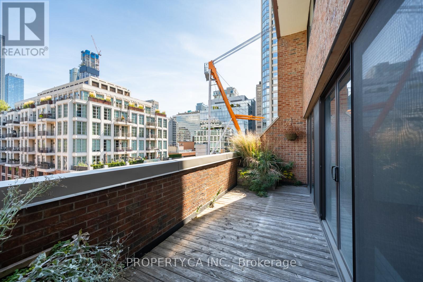 606 - 55a Avenue Road, Toronto, Ontario  M5R 2G3 - Photo 16 - C12743228