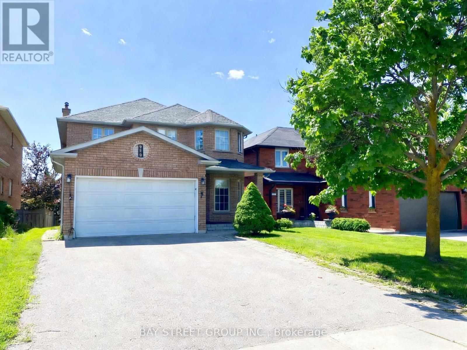920 COLLEGE MANOR DRIVE, Newmarket, Ontario