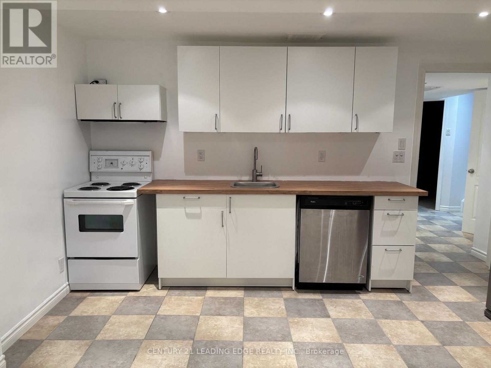 Bsmt - 42 Matthew Drive, Vaughan, Ontario  L4L 9B4 - Photo 2 - N12737582