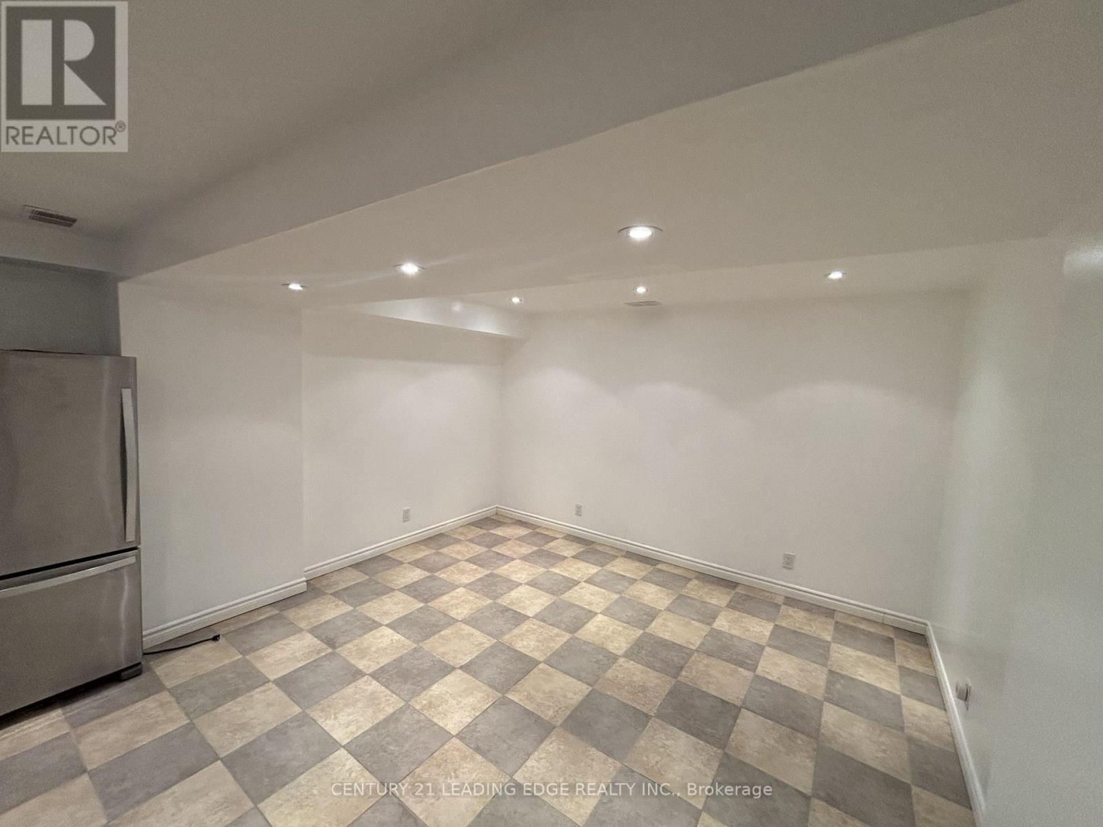 Bsmt - 42 Matthew Drive, Vaughan, Ontario  L4L 9B4 - Photo 4 - N12737582