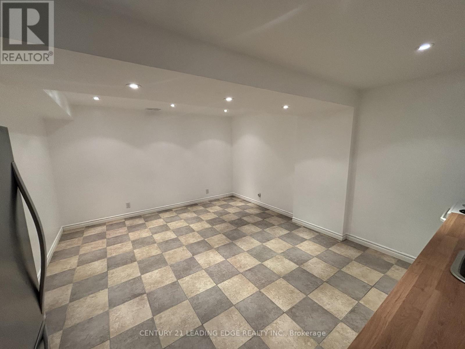 Bsmt - 42 Matthew Drive, Vaughan, Ontario  L4L 9B4 - Photo 5 - N12737582