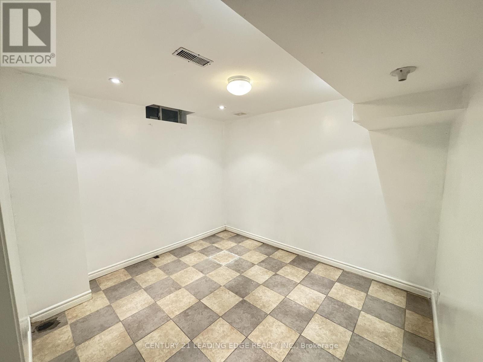 Bsmt - 42 Matthew Drive, Vaughan, Ontario  L4L 9B4 - Photo 6 - N12737582