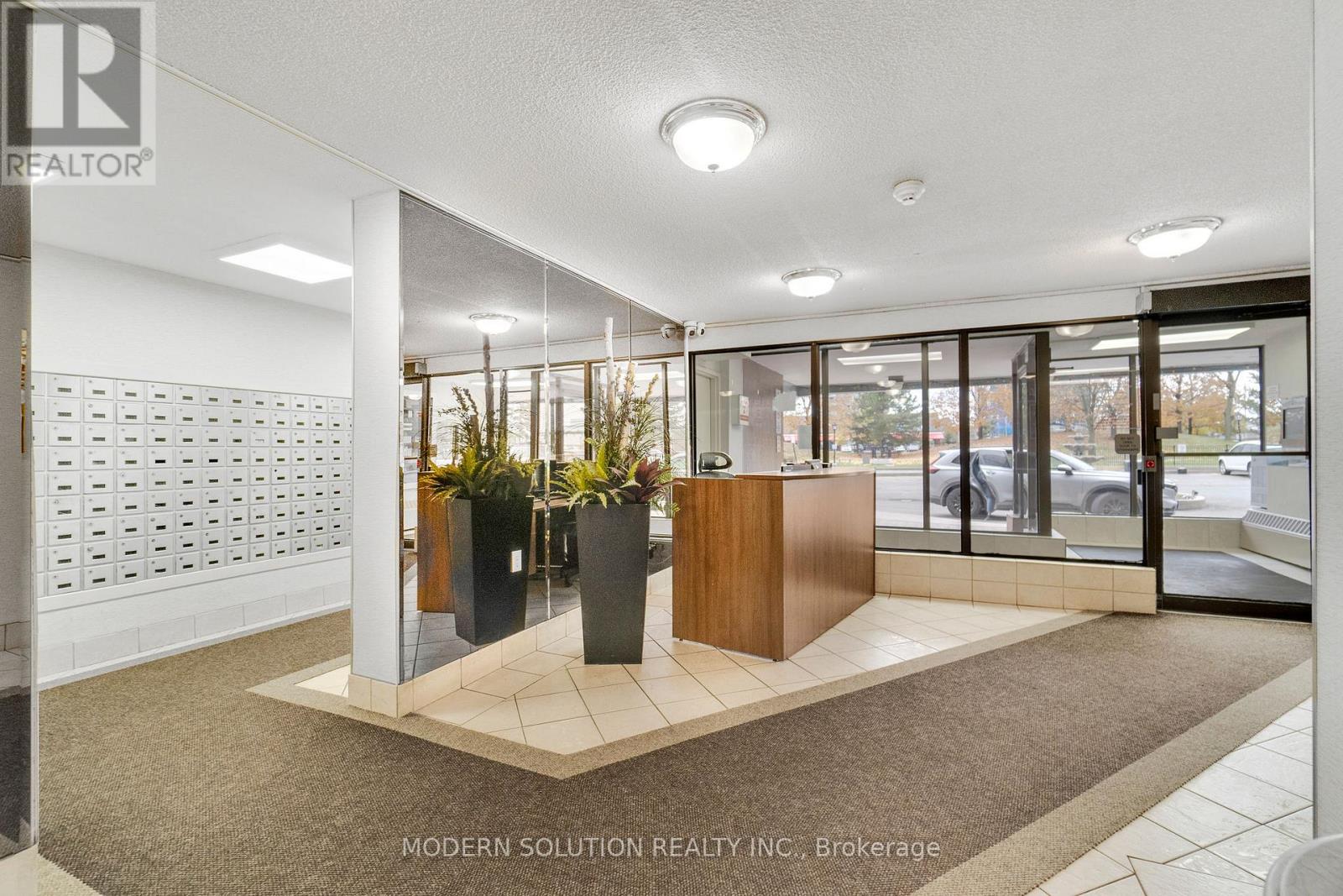 1604 - 18 Knightsbridge Road, Brampton, Ontario  L6T 3X5 - Photo 9 - W12544182