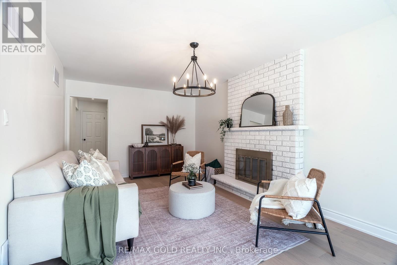 1138 Sawgrass Crescent, Mississauga, Ontario  L5C 3V4 - Photo 12 - W12739916