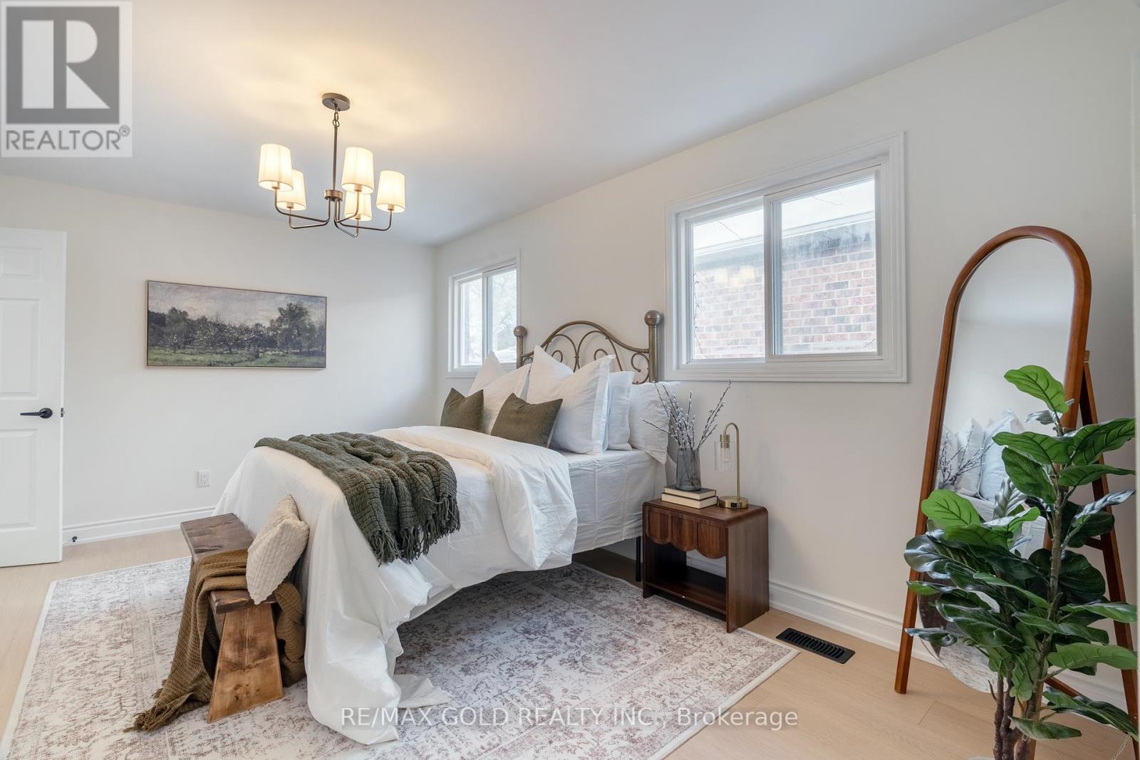 1138 Sawgrass Crescent, Mississauga, Ontario  L5C 3V4 - Photo 24 - W12739916