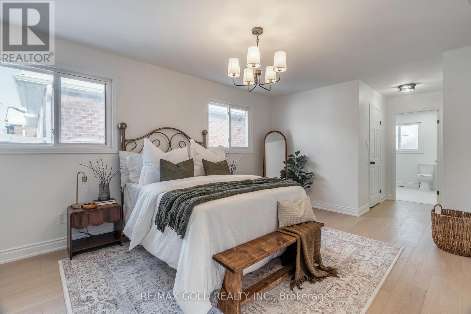 1138 Sawgrass Crescent, Mississauga, Ontario  L5C 3V4 - Photo 23 - W12739916