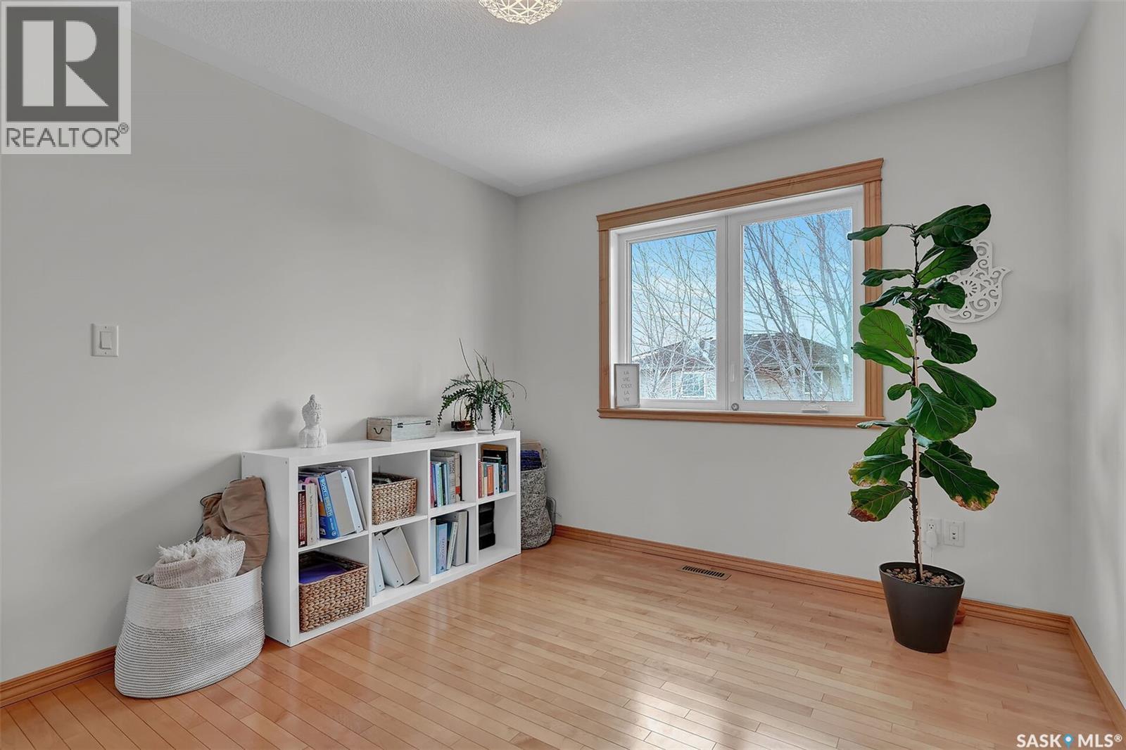 8014 Links Way, Regina, Saskatchewan  S4Y 1A8 - Photo 27 - SK027660