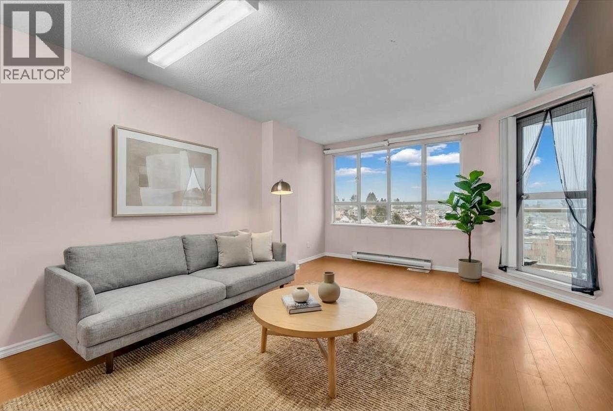 910 3489 Ascot Place, Vancouver, British Columbia V5R 6B6 - Photo 1 - R3084901