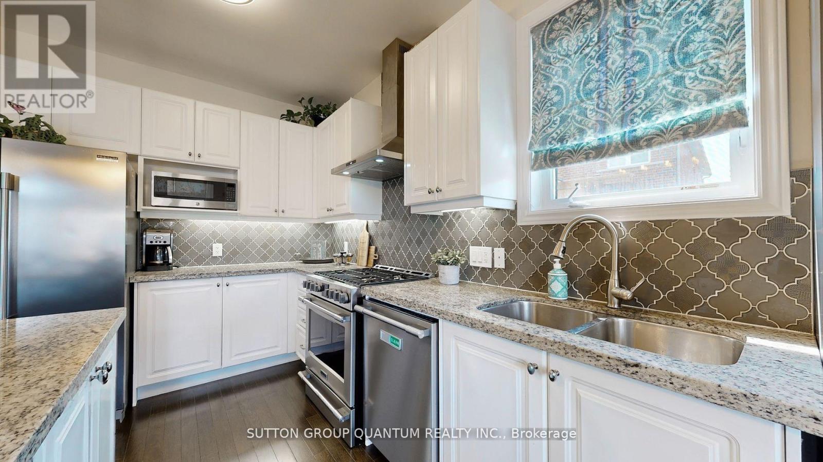 4 Brethby Street, Caledon, Ontario  L7C 3W2 - Photo 10 - W12663656