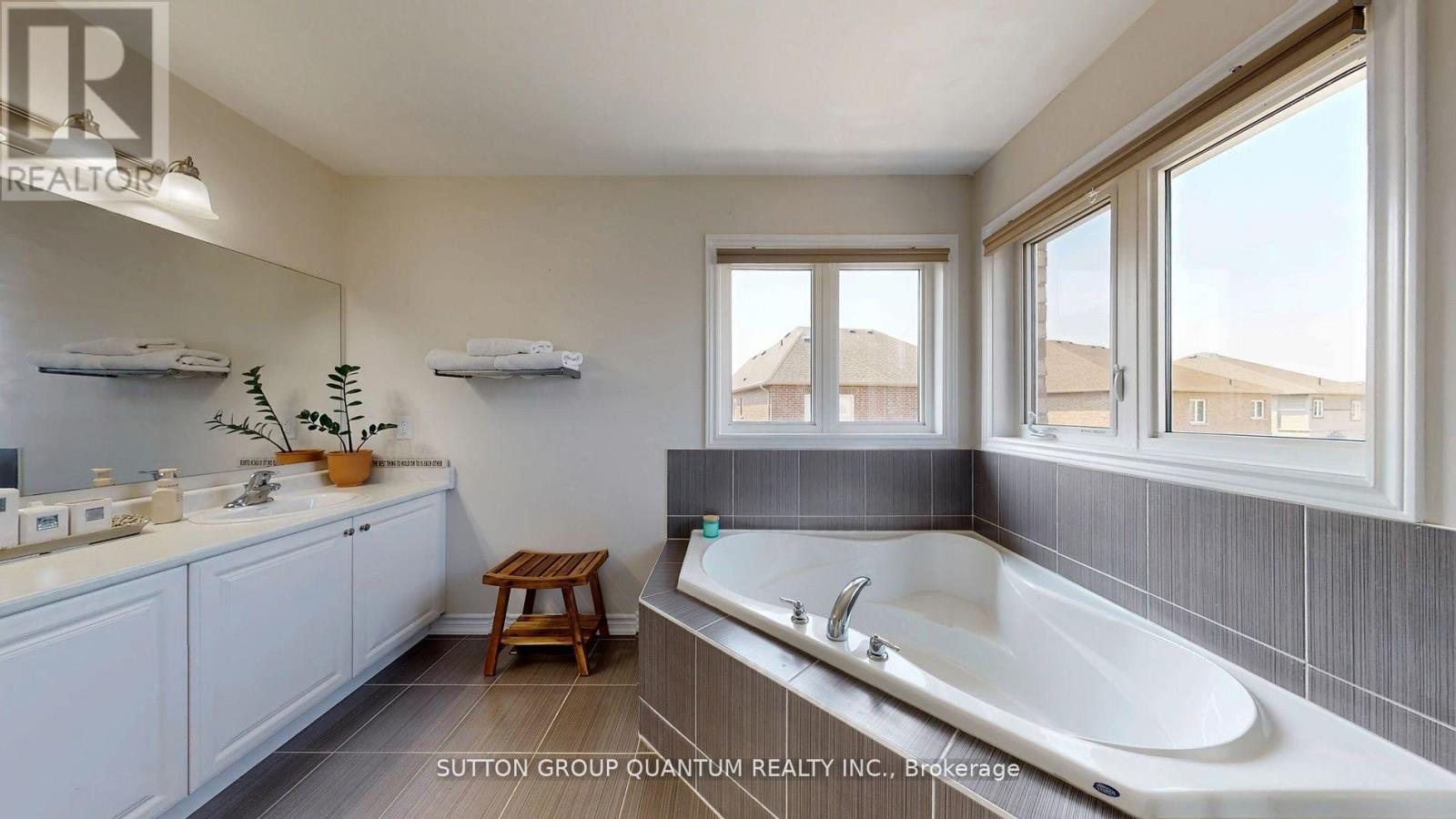 4 Brethby Street, Caledon, Ontario  L7C 3W2 - Photo 26 - W12663656