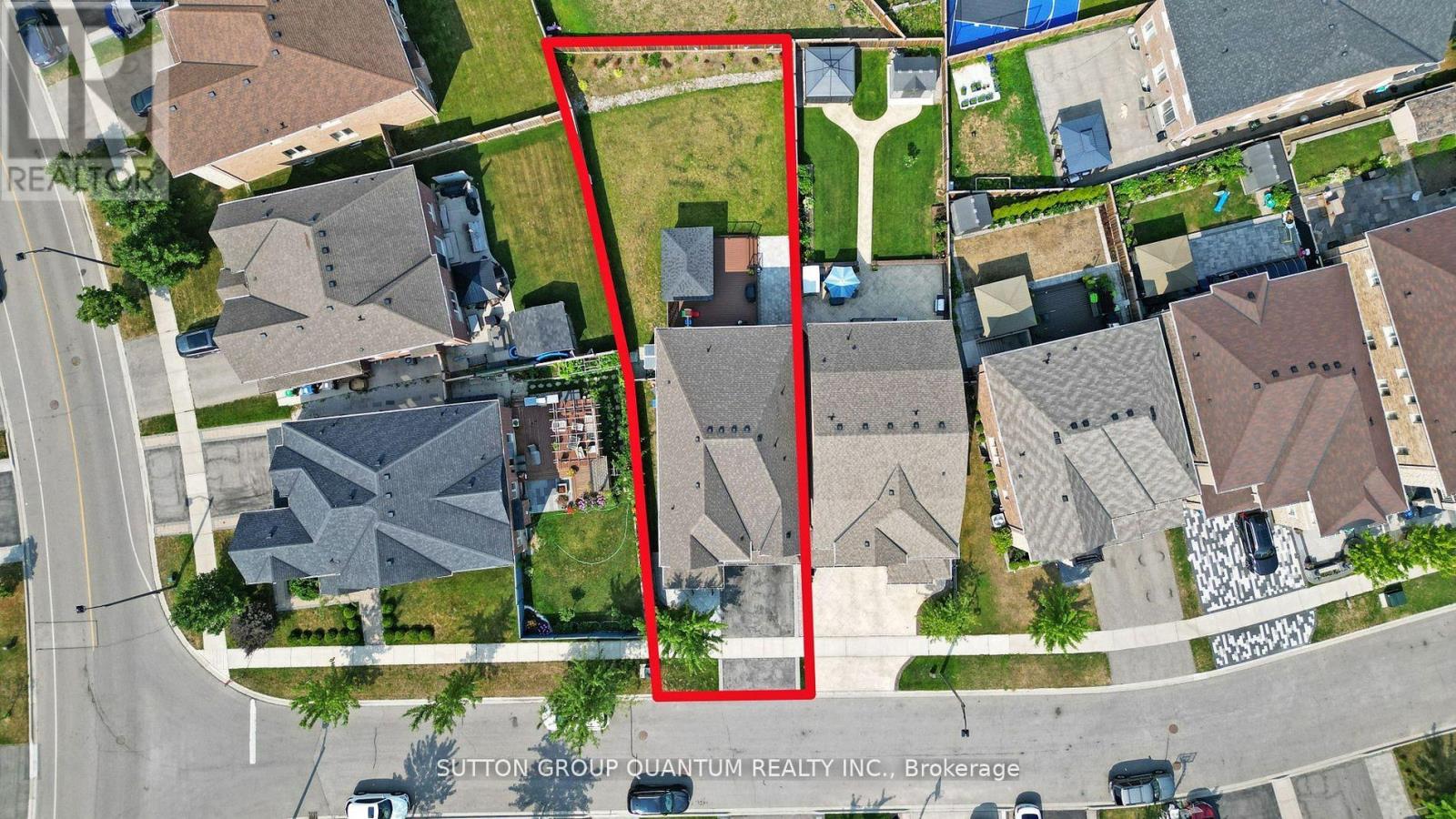 4 Brethby Street, Caledon, Ontario  L7C 3W2 - Photo 4 - W12663656