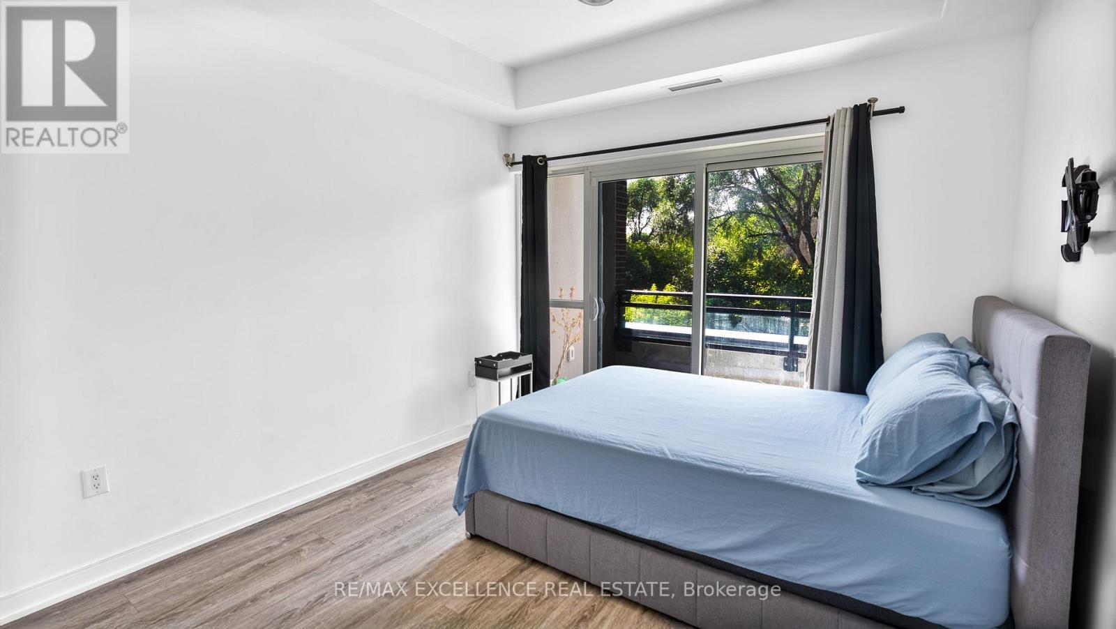 507 - 25 Neighbourhood Lane, Toronto, Ontario  M8Y 0C4 - Photo 8 - W12743124