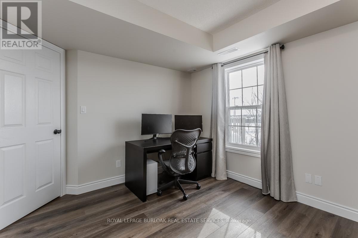 401 - 1450 Bishops Gate, Oakville, Ontario  L6M 4N1 - Photo 19 - W12743126