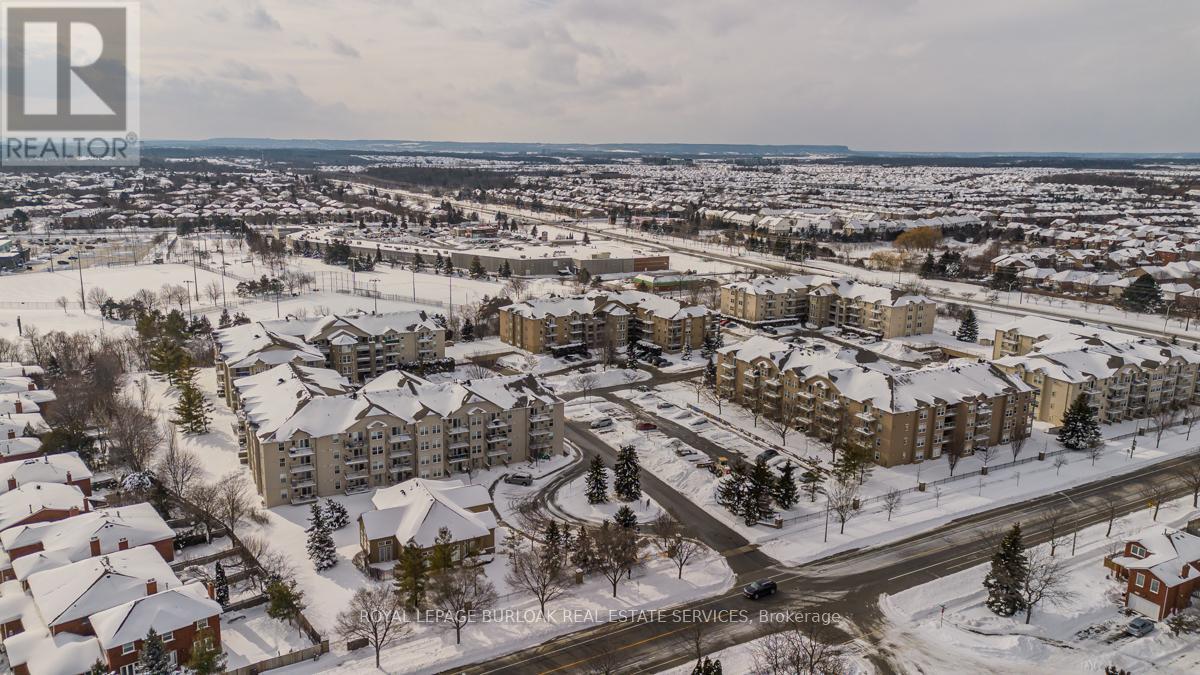 401 - 1450 Bishops Gate, Oakville, Ontario  L6M 4N1 - Photo 30 - W12743126