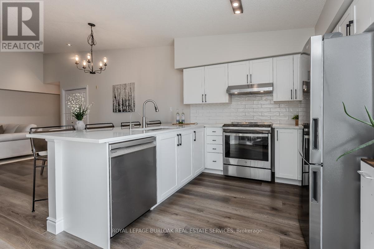 401 - 1450 Bishops Gate, Oakville, Ontario  L6M 4N1 - Photo 8 - W12743126