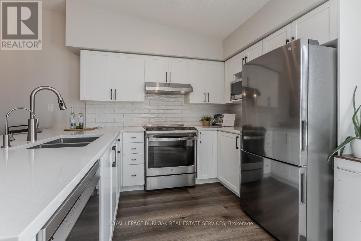 401 - 1450 Bishops Gate, Oakville, Ontario  L6M 4N1 - Photo 9 - W12743126