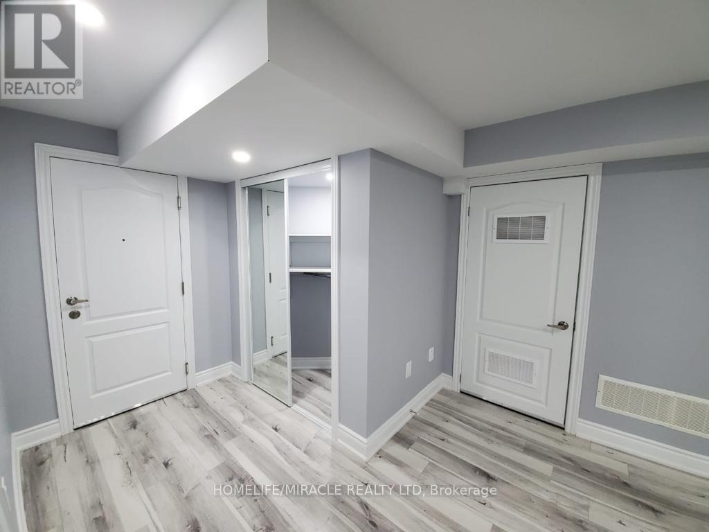 90 Yardley Crescent, Brampton, Ontario  L6X 5L8 - Photo 13 - W12743142