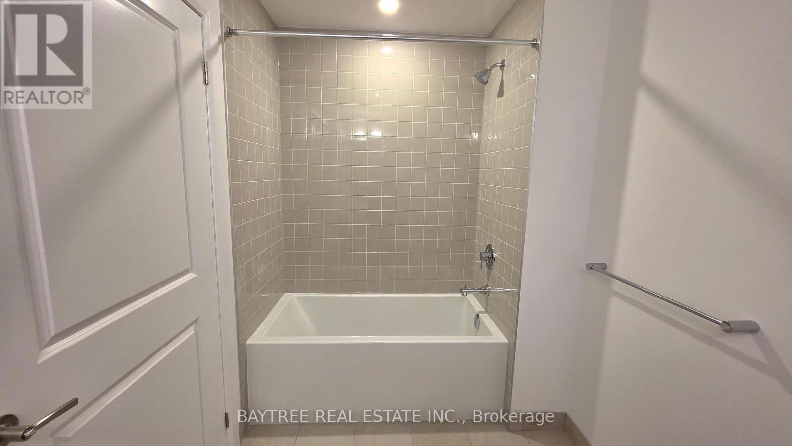 1905 - 3240 William Coltson Avenue, Oakville, Ontario  L6H 0X1 - Photo 4 - W12743148