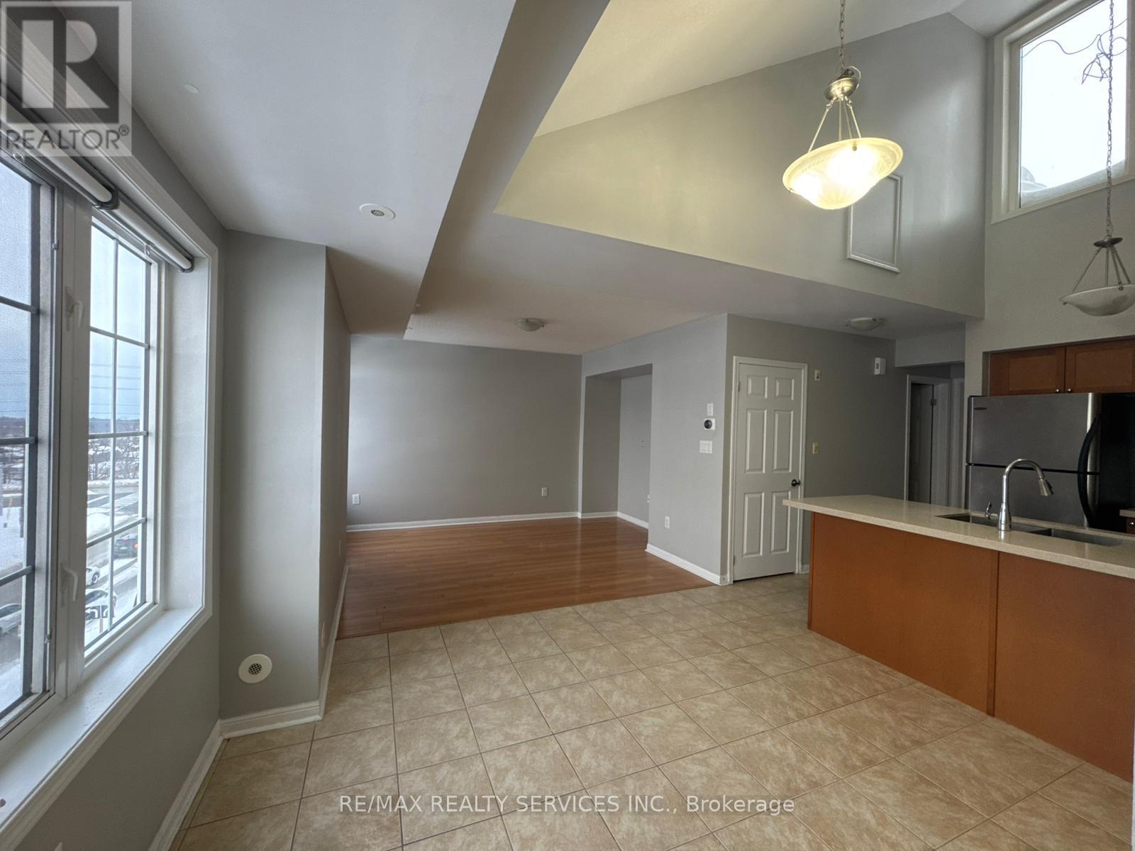 6 - 3032 Clayhill Road, Mississauga, Ontario  L5B 0B1 - Photo 3 - W12743152