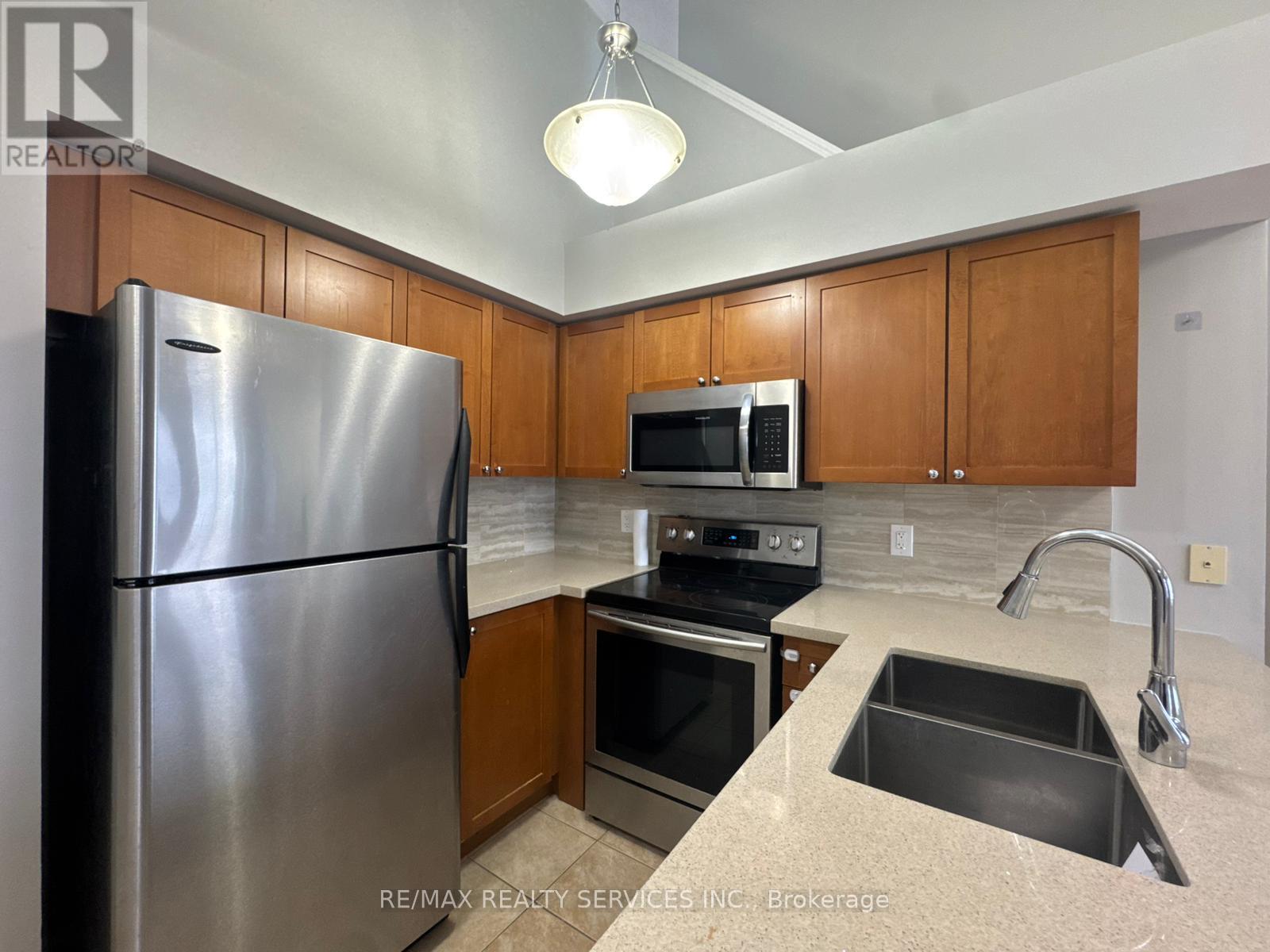 6 - 3032 Clayhill Road, Mississauga, Ontario  L5B 0B1 - Photo 9 - W12743152