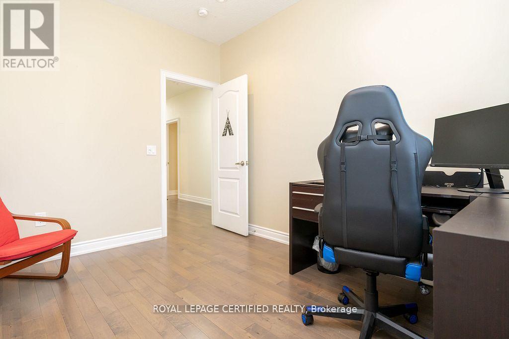 792 Glenbrook Avenue, Burlington (Grindstone), Ontario  L7T 1L7 - Photo 34 - W12743172